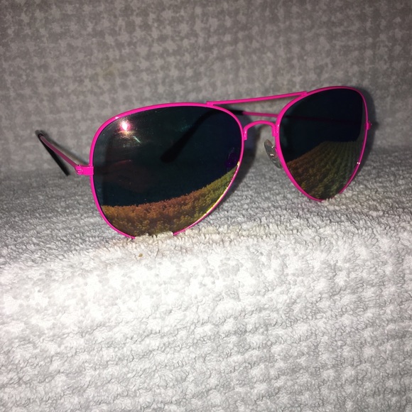 Peppers USA uv protection hot pink sunnies - Picture 5 of 8